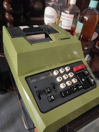 Antigua Calculadora Olivetti