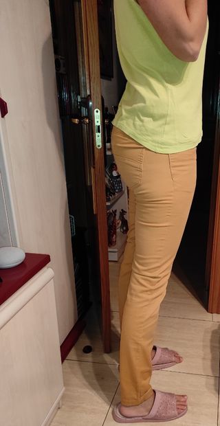 Pantalón largo mostaza