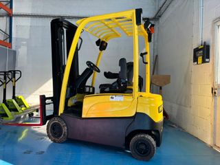 2243- Carretilla Eléctrica 1800 Kg. Triple 4900 mm