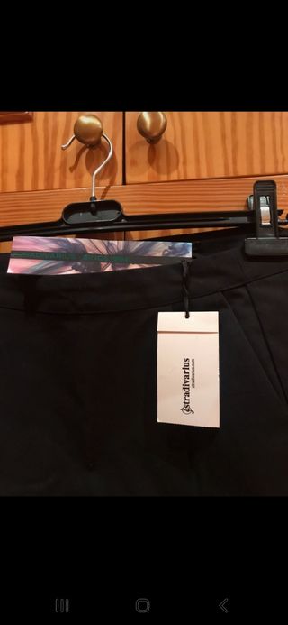 Falda corta negra Stradivarius
