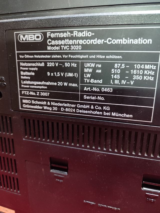 Radio casette con TV. Funciona