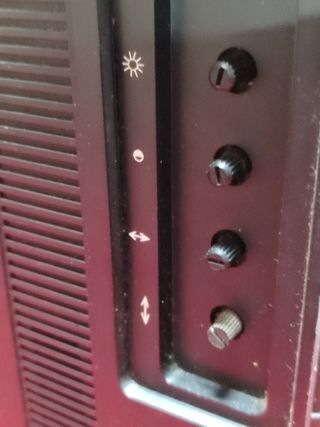 Radio casette con TV. Funciona