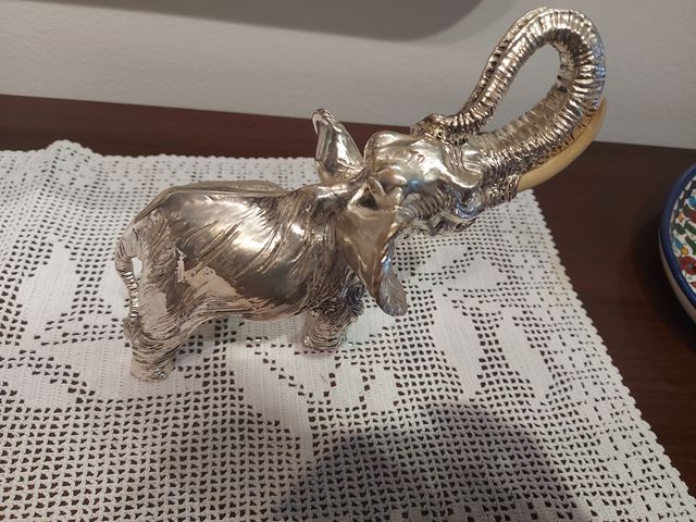 Statuina elefante in argento laminato