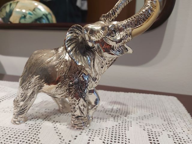 Statuina elefante in argento laminato