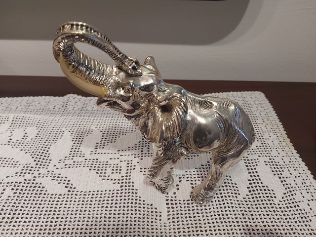 Statuina elefante in argento laminato