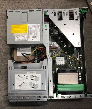 Ordenador Fujitsu antiguo