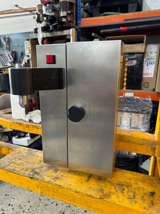 maquina montadora de nata WHIPPER