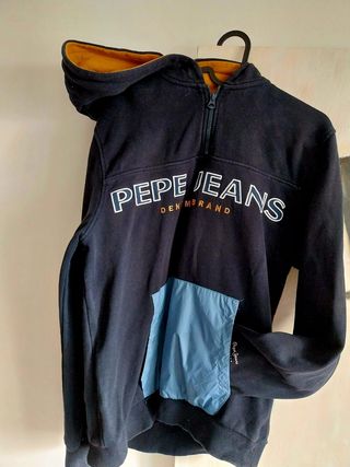 Sudaderas y camisetas