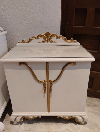 mesita vintage