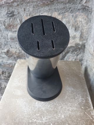 Porta cuchillos.altura 24 cm,base 20x13