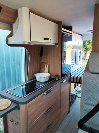 CAMPER WEINSBERG CARABUS 600 MQ