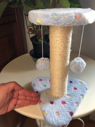 rascador pequeño para gato.