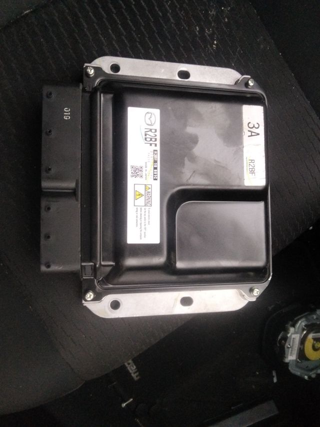 Uch centralita Mazda