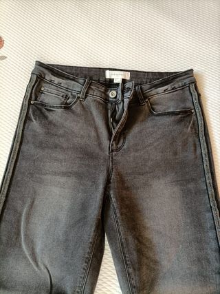 Pantalón vaquero negro chica