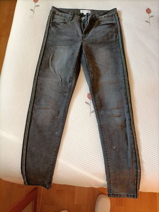 Pantalón vaquero negro chica