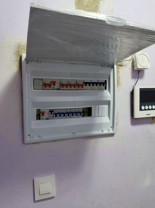 ELECTRICISTA y telecomunicaciones