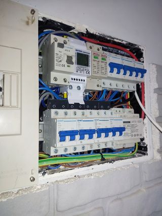 ELECTRICISTA y telecomunicaciones