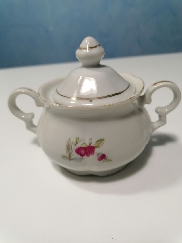 Antiche caffetteria e zuccheriera in porcellana