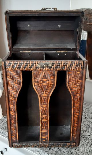 CAJA BOTELLERO DECORATIVA EN MADERA