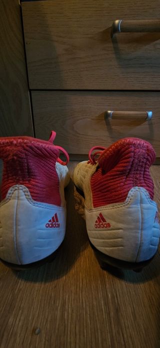 Botas de fútbol Adidas Predator con tacos