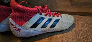 Botas de fútbol Adidas Predator con tacos