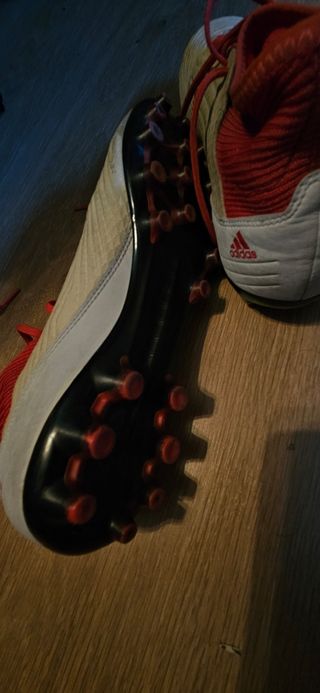 Botas de fútbol Adidas Predator con tacos