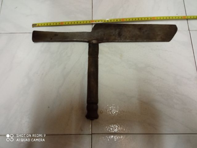 Vecchio strumento da campo Podon