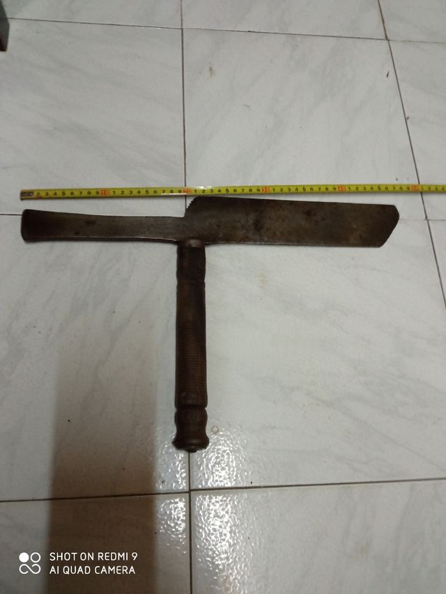 Vecchio strumento da campo Podon