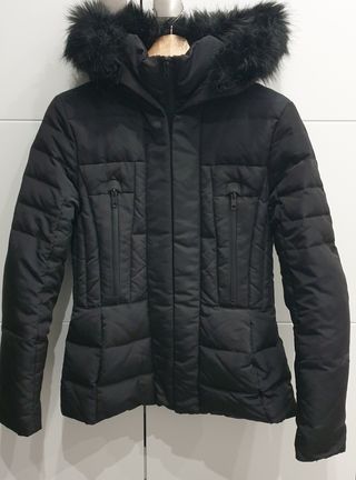 Abrigo negro plumas Zara