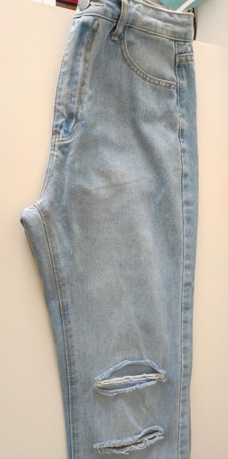 Jeans rectos rotos Shein.TS