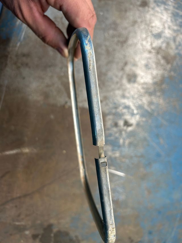 Perfil cromado faro citroen aks 2cv