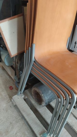 mesa comedor  CON 4 SILLAS 