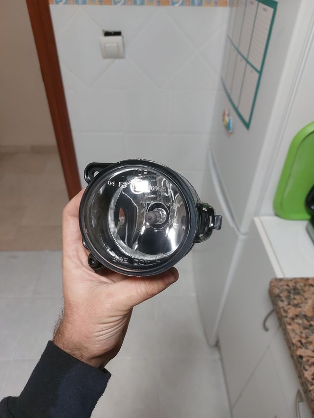 ANTINIEBLAS DELANTERO IZQUIERDO  VWGOLF 5