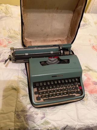maquina de escribir !! Oliveti lettera32