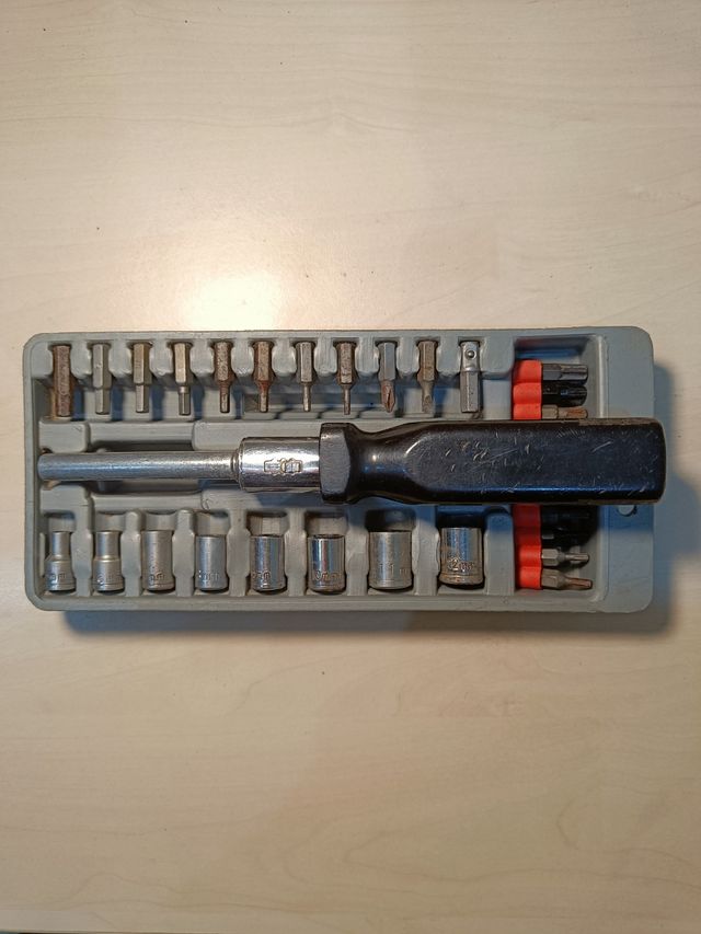 Estuche llaves carraca 