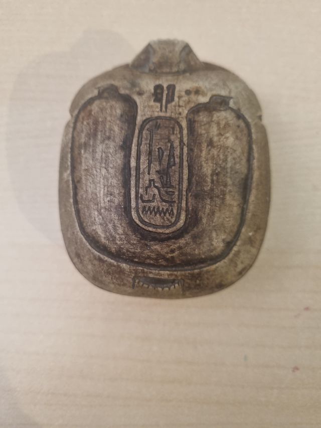 Escarabajo egipto piedra