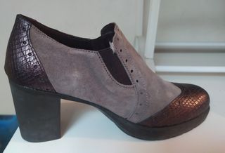 Zapato de nobuck y piel