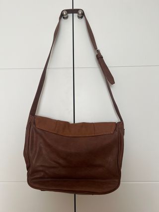 Bolso marrón Stradivarius