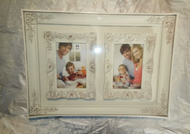 Marco multifoto pared envejecido (detalle)