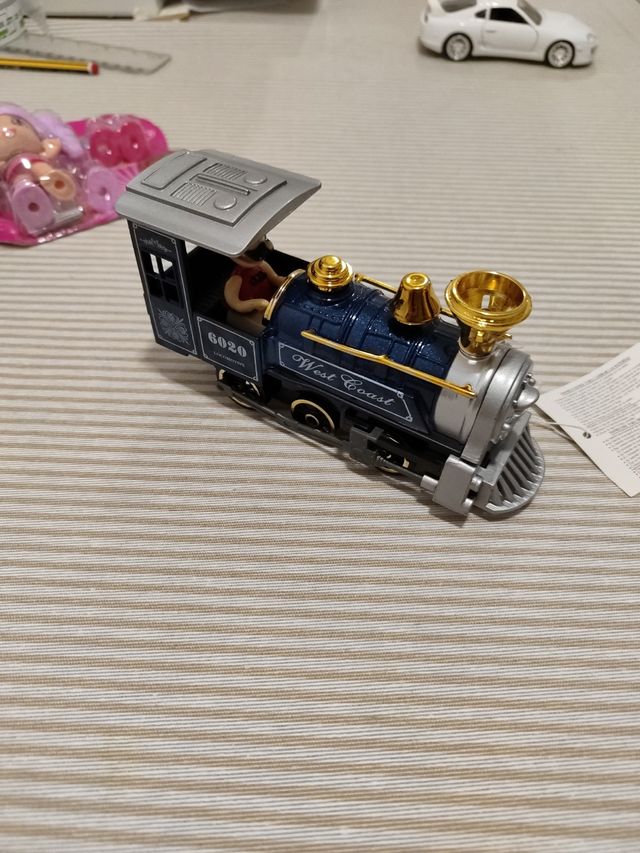 Tren con sonido de juguete