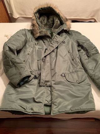 Parka verde para frío extremo marca Schott