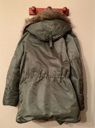 Parka verde para frío extremo marca Schott