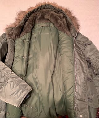 Parka verde para frío extremo marca Schott