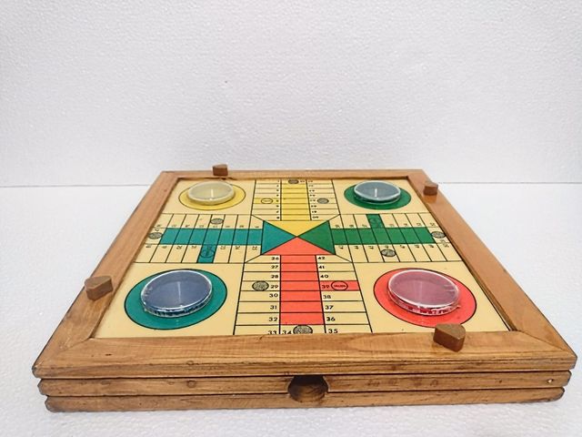 JUGUETE ANTIGUO PARCHIS MECÁNICO