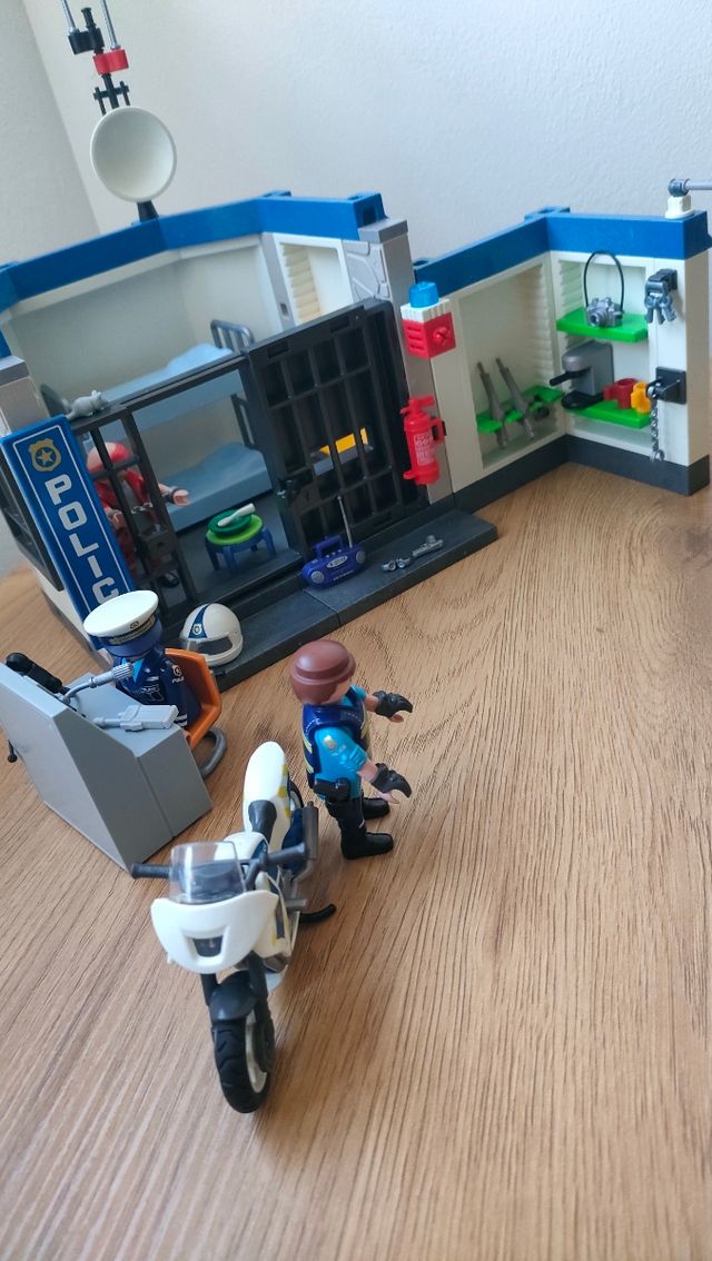 PLAYMOBIL CITY POLICÍA FUGA