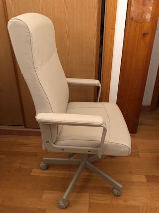 SILLA GIRATORIA MILLBERGET beige NUEVA - IKEA