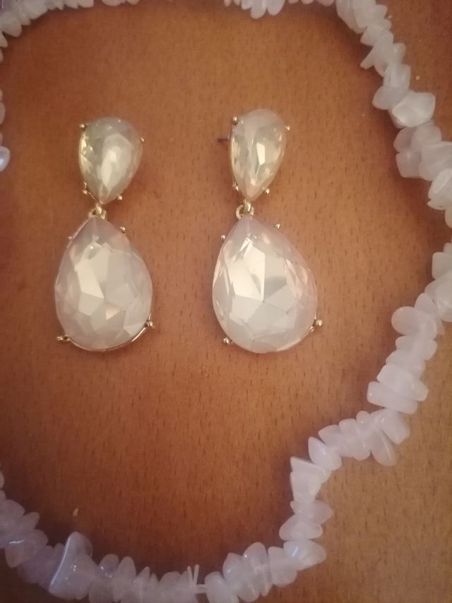 Collar y pendientes