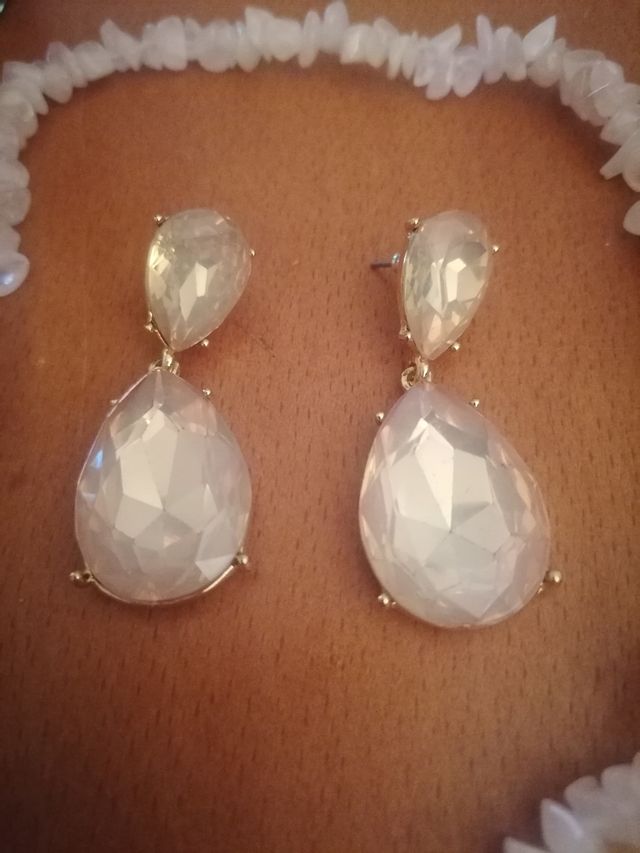 Collar y pendientes