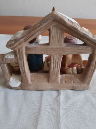 Presepe da tavolo in ceramica colorata