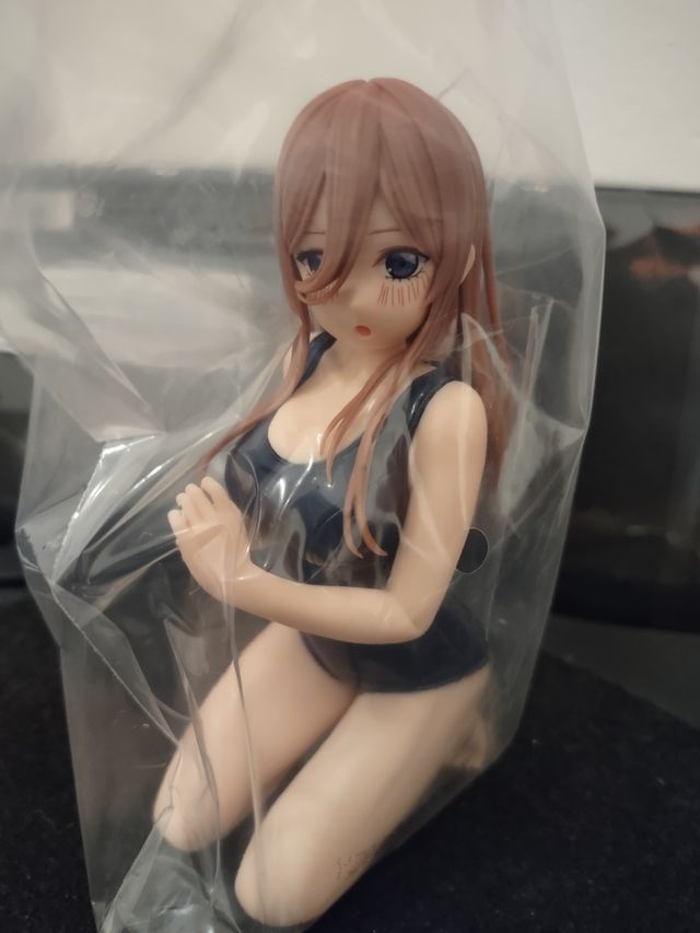 The Quintessential Quintuples: Miku Figure